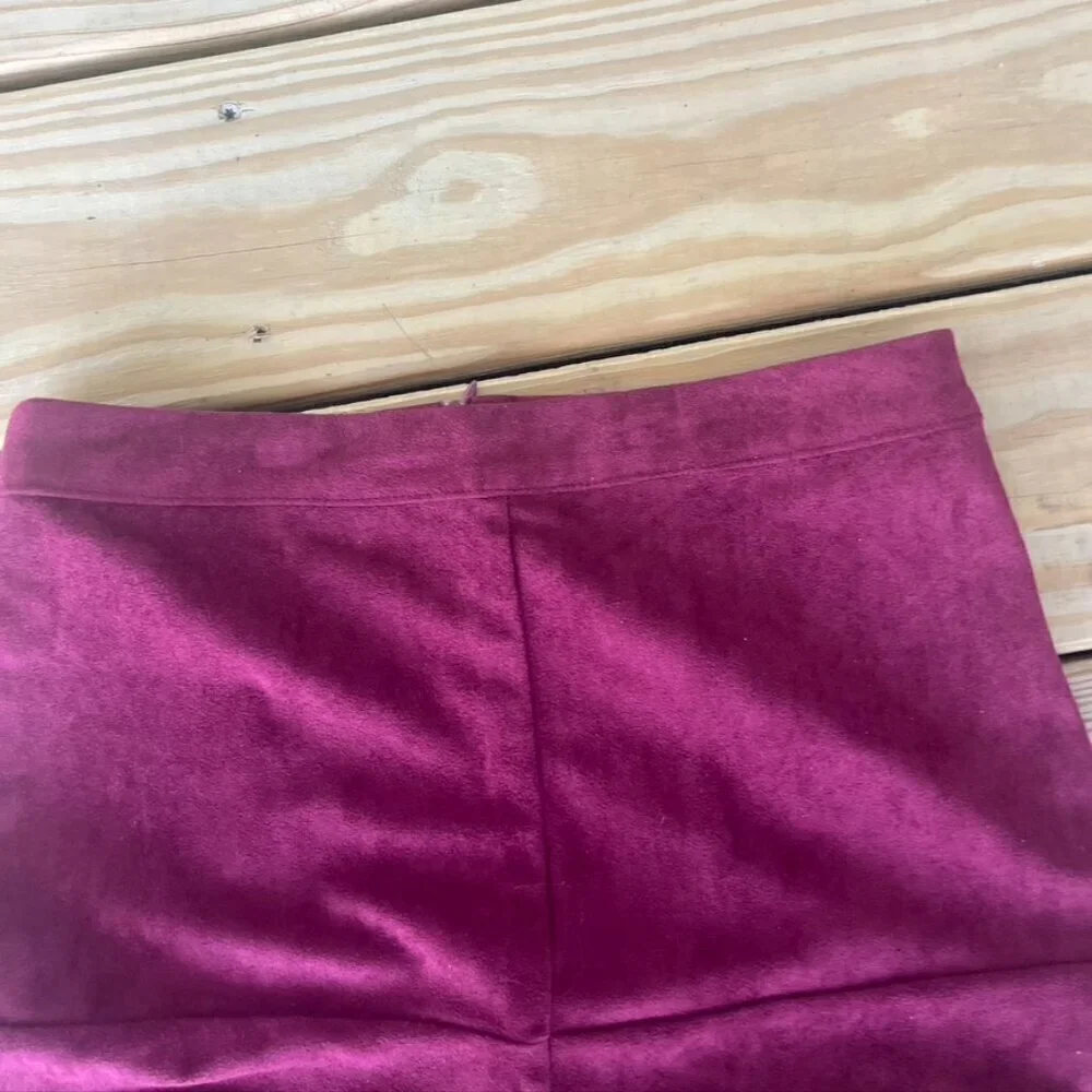Lulu’s Suede Mini Skirt Maroon NWT Size small